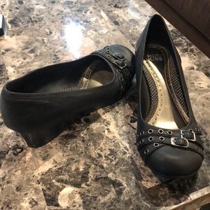 Black leather Hot Kiss wedges size 6